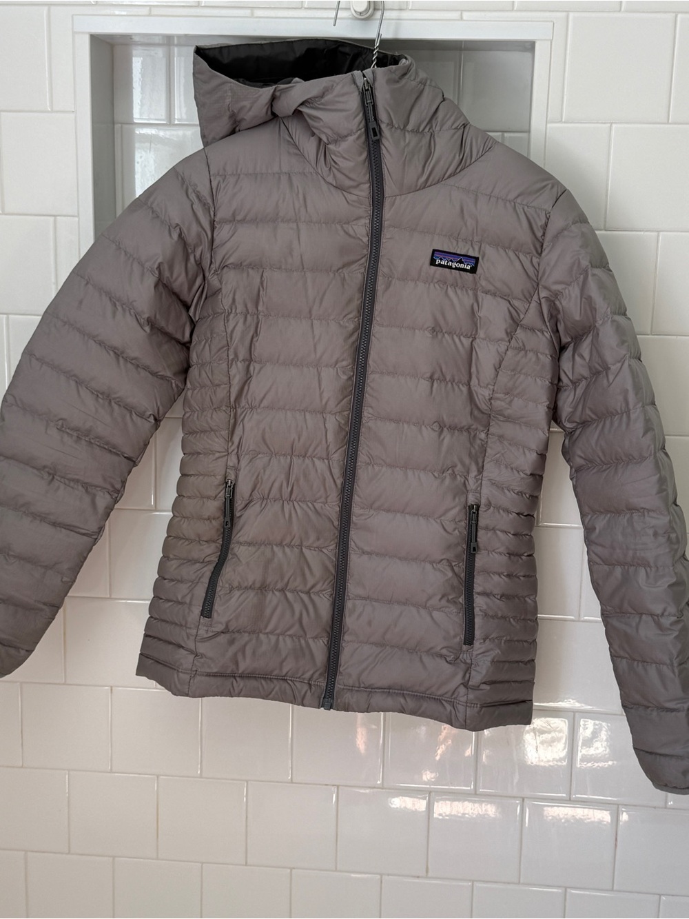 Patagonia Women's Down Sweater Hoody Puffer Jacket - Grey